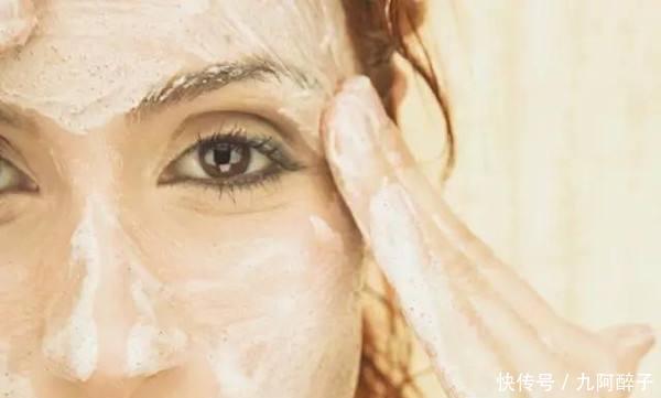  『洗脸』这样洗脸=毁容，很多女生却一直在用，难怪越长越丑！你中了几个