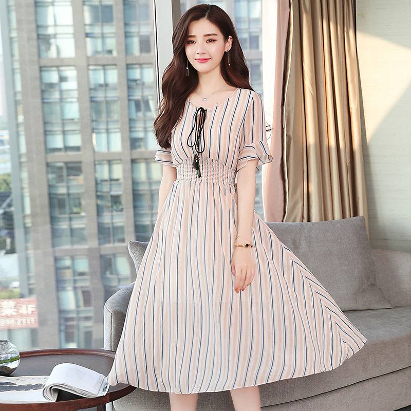 时下最火爆的一种裙:“温柔裙”!妩媚迷人,巨适合80后女人穿