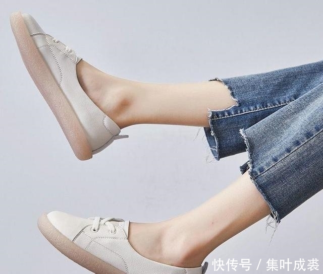 穿着■大热天!女人穿鞋要讲究,瞧这几款“平底鞋”,高级透气有女人味