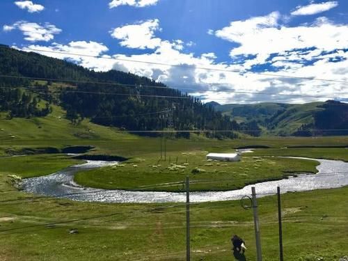 在川西深处，有一片格萨尔王征战过的草原