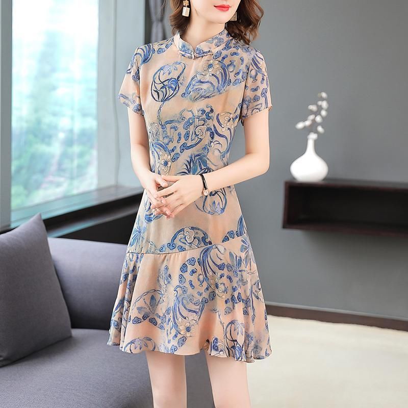 公司晚会，老公给我挑的这“旗袍”性感迷人，一不小心成了焦点