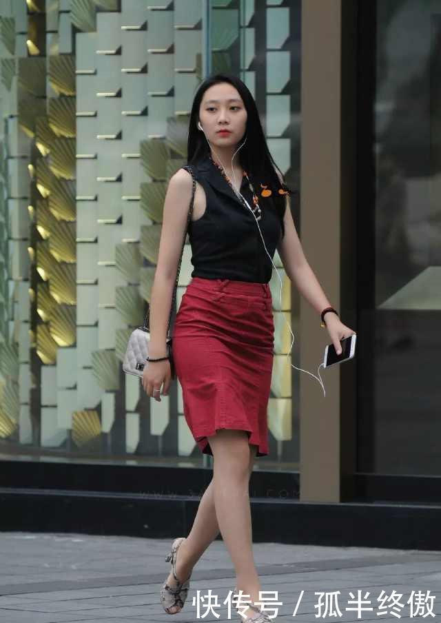  [打造]街拍：飘逸长裙打造清新女神范儿，利落穿搭塑造时髦精致风！