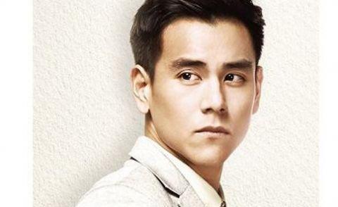 彭于晏因一张照片“被恋爱”！与女子亲密合影，当事人澄清是粉丝