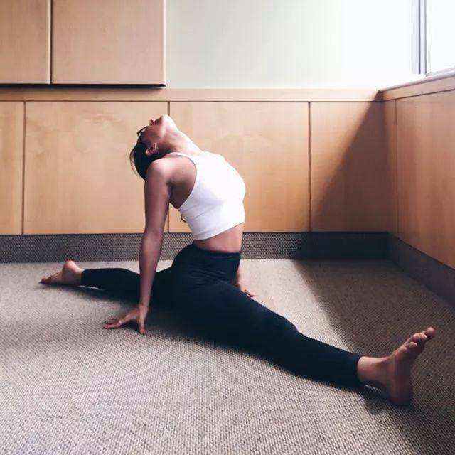 简易瑜伽三式，解决大象腿的顾虑，拥有笔挺美腿！