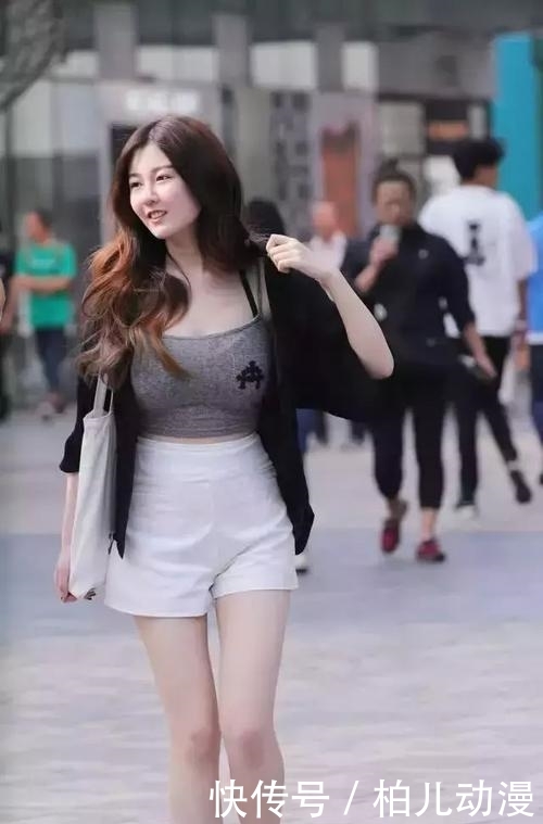 只敢:摄影:这么美的小姐姐,我只敢看一眼,你呢?