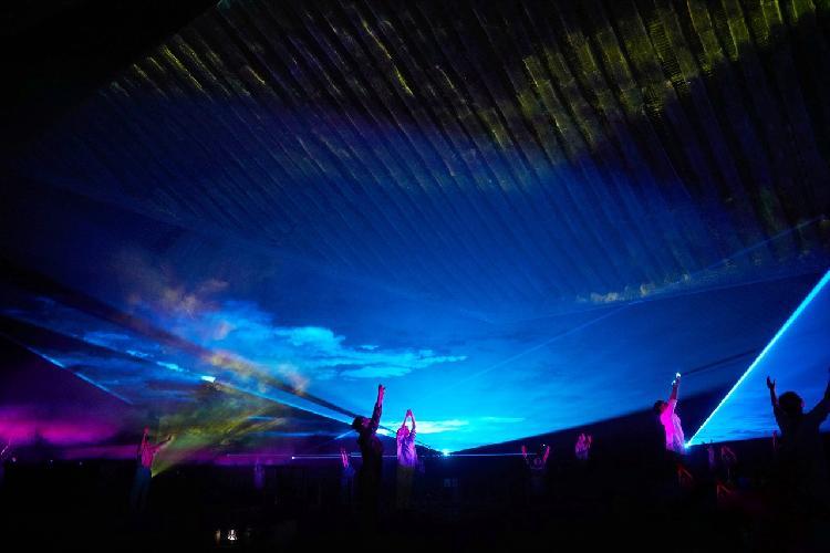 《只有峨眉山》全球公演,沉浸式演绎让游客移步换景