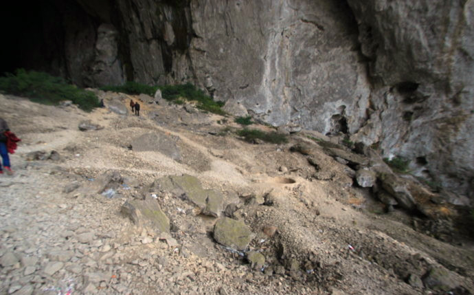 贵州有个900米山洞，连接着两座村庄，吴三桂曾派人在此炼火药