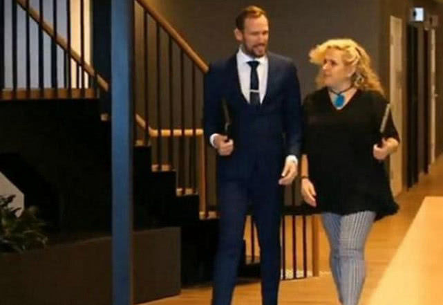 一双高跟鞋让“出柜男”活出新天际，并声称高跟鞋能让他更完美!