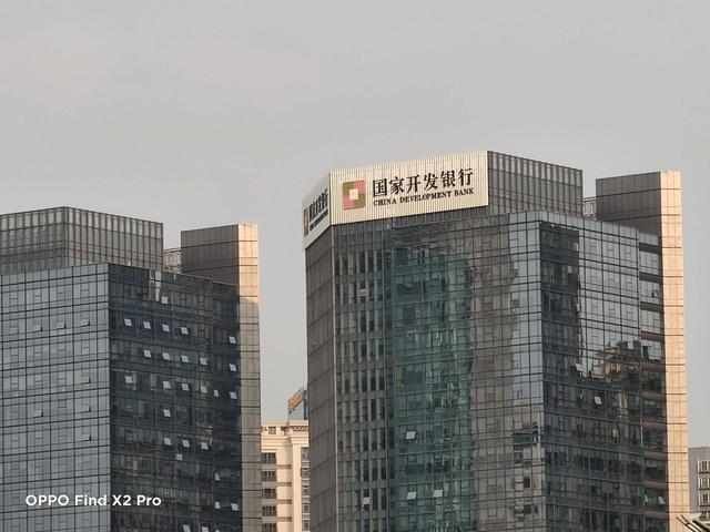 『超广角』有了FindX2Pro全能5G旗舰,你的夜景拍摄将不但单调