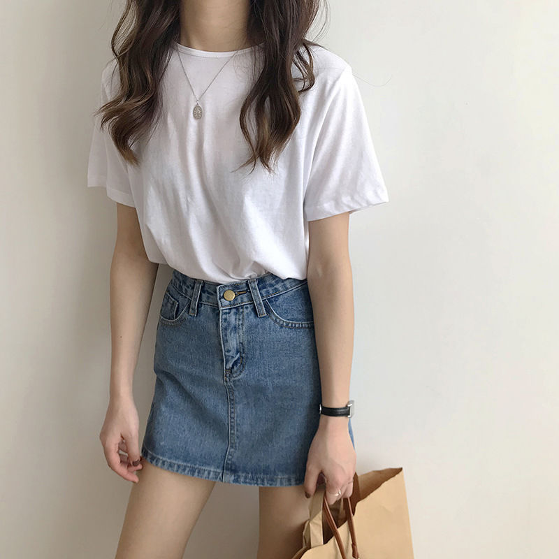 谁说屁股大的女人不精致，唯美包臀裙这样穿，性感起来吓到你