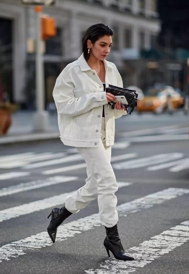  舒适：收起你的过膝靴，太拖沓！今年流行这3种“短靴”，时尚百搭又舒适