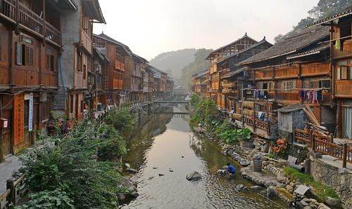 中国唯一没有平原的省份，旅游资源却享誉世界，村镇美如世外桃源