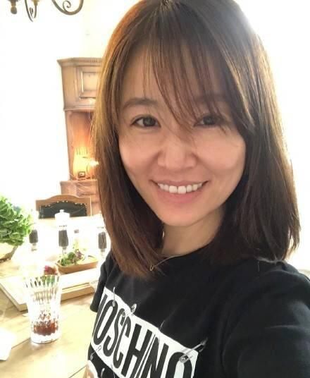 林心如再发素颜照，再次回应丑照事件，网友直呼戏太多