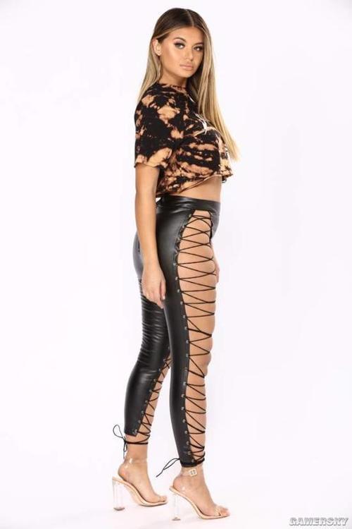 裤子也能露出绝对领域?国外时尚圈的奇葩破洞牛仔裤