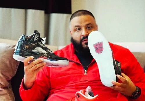 「稀世」能让侃爷脱下 Yeezy 的只有他!每次晒鞋都是没见过的稀世狠货