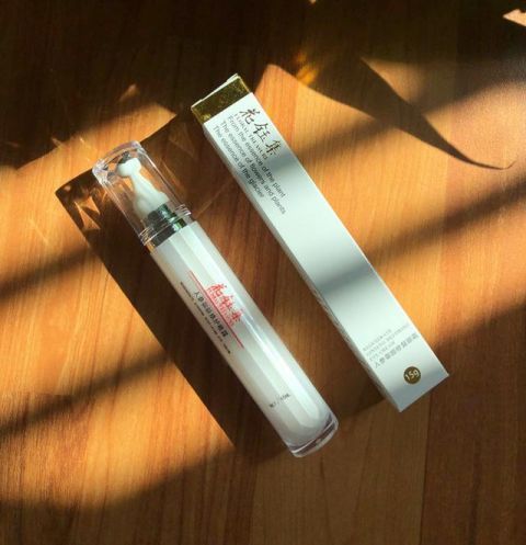  质地是属■什么补水眼霜能够去皱去黑眼？留住眼部时光，让皱纹无法停留