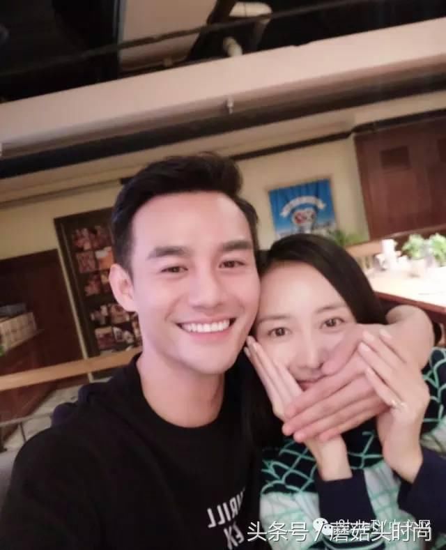 王鸥穿蓝色鳞片蕾丝裙，感觉像白皙美人鱼，极致女人味!