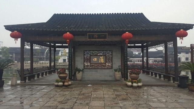 比凤凰古城还坑的景区，玩一圈收8次费，往日风光不再