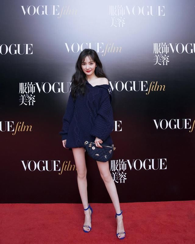 唐嫣、杨幂、angelababy、迪丽热巴的卷发竟然可以这样美破天际！