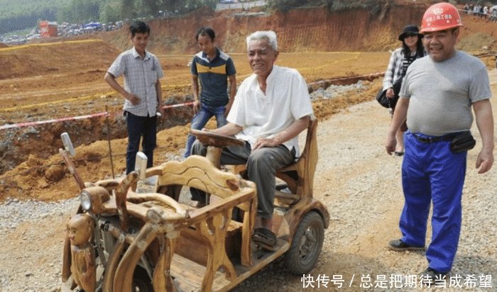 广西六旬老汉火了，花4千元打造木头车，网友直接买台不好吗