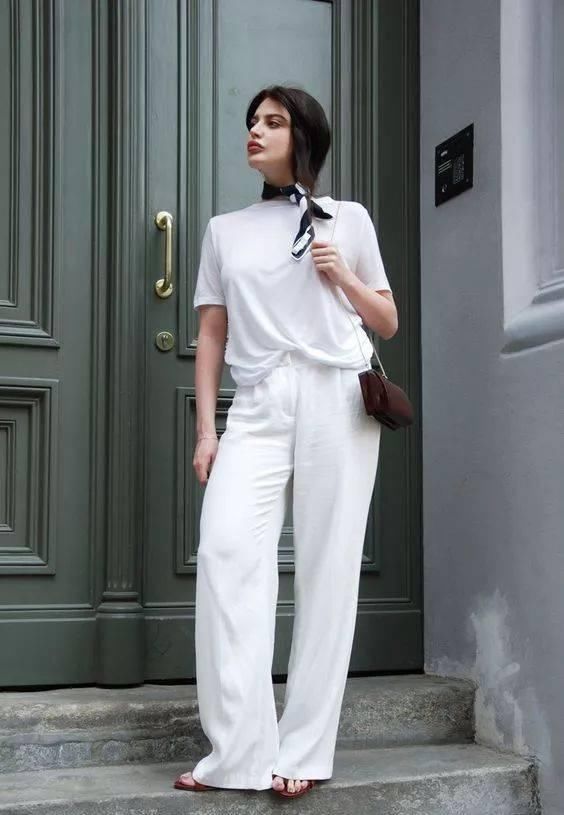  『白色衣服』一件白T, 怎样能时尚潮流走天地！