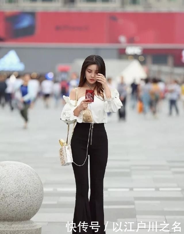 『款式』都市女性搭配高跟鞋,让时尚变得更加的简单