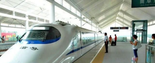 中国“含金量”最高的高铁，高峰期就像公交车，五分钟就有一趟！
