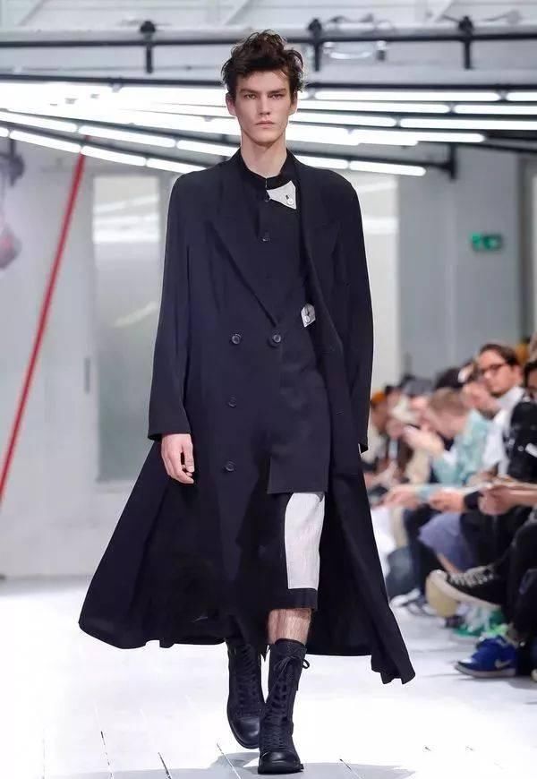 时装秀:Yohji Yamamoto 2020 春夏时装秀:山本耀司的黑色诗意想象