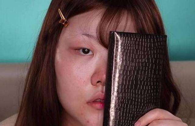 一女子网络直播化妆, 为作对比只化半边脸, 结果让人不淡定了