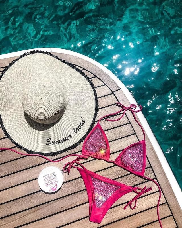 沙滩和阳光开启女孩们的夏日，这件比基尼诠释你隐藏的性感