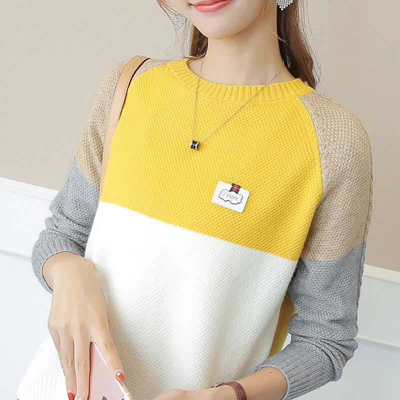 现在穿棉衣还太早，减龄洋气的针织衫，遮住拜拜肉，确实美