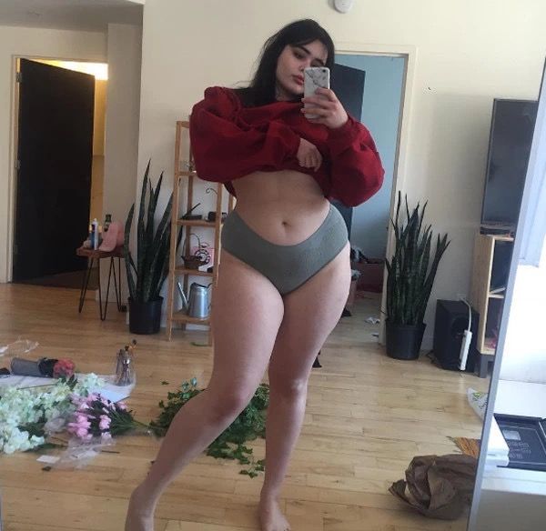 美国170斤女子美到爆，网友:她胖对了地方，浑身都是懂事的肉