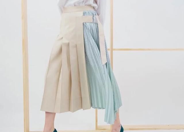  撞色拼接@作为一枚精致的女生,衣橱里需要哪些基础款的时尚单品?