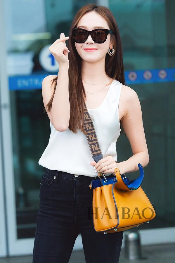 杨幂之后郑秀妍的发际线也掉线了？行走的发型教科书就这么凉凉了