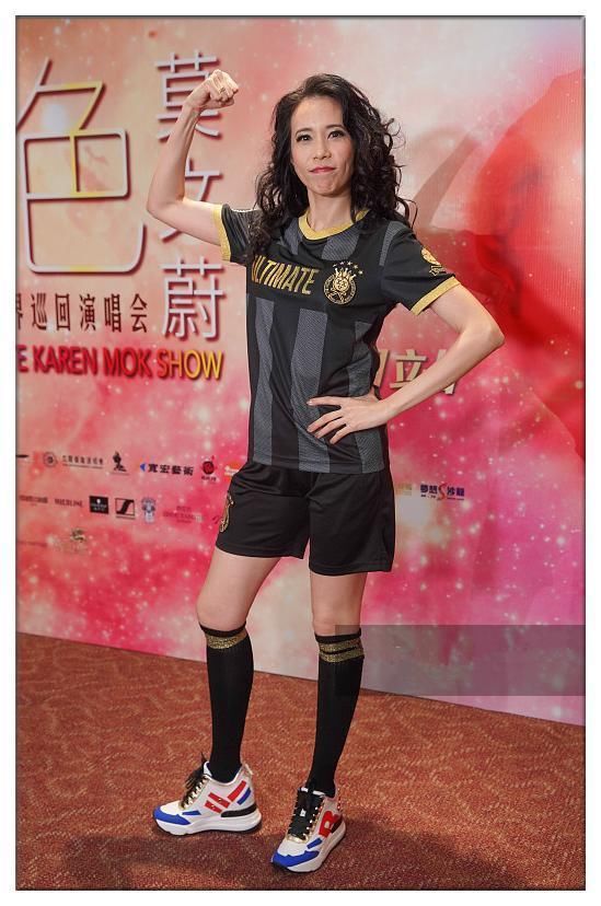 没莫文蔚气质真别烫这种小卷发，像柳岩这样苍老10岁就尴尬了！