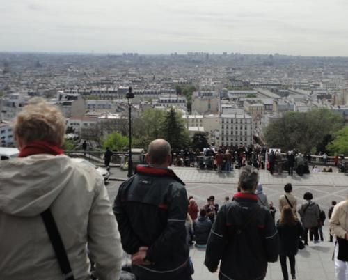 地铁站里全是尿骚味，街头垃圾遍地，这就是浪漫之都巴黎？