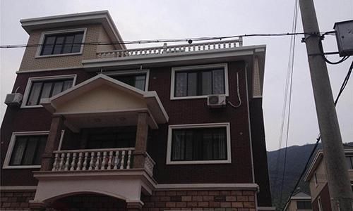  己盖房@在老家盖房划不划算？这个“经济账”算好了，“答案”一