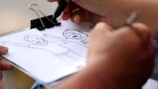 这才叫情侣旅行照,你那只能叫自拍!