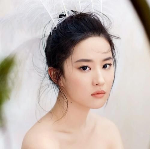 「气质」女孩们,你是什么脸型,就要搭什么发型?选对了,颜值气质都翻倍