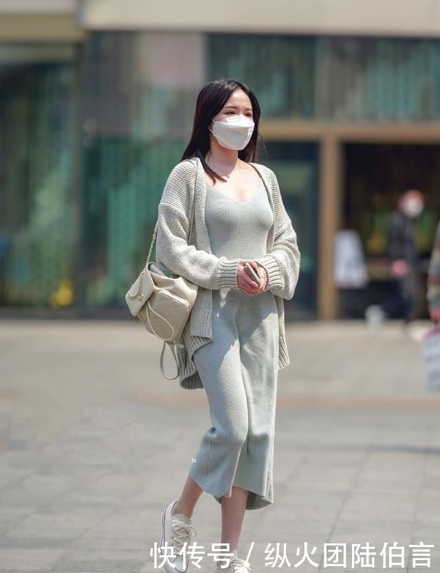  【针织】大家注意了！顺色搭配也能穿出层次感，文艺又秀气，妥妥的小仙女