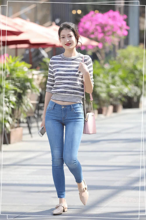 看起来:看起来也比较上档次,牛仔裤修身效果非常好