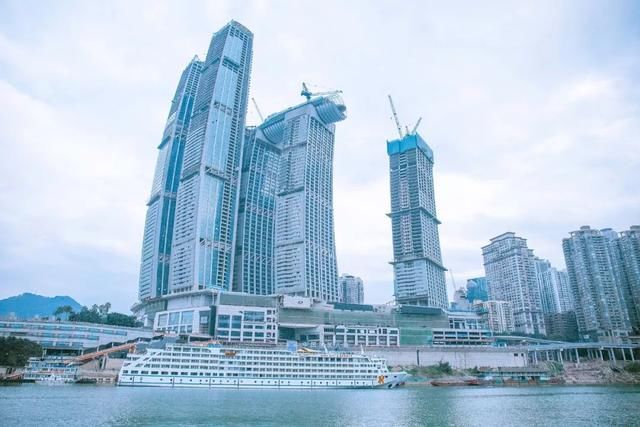 解放碑，凭啥子代表重庆？