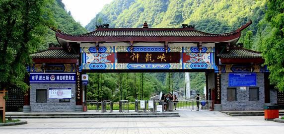 5A景区“人人自危”，乔家大院不是个例，网友：早知如此何必当初