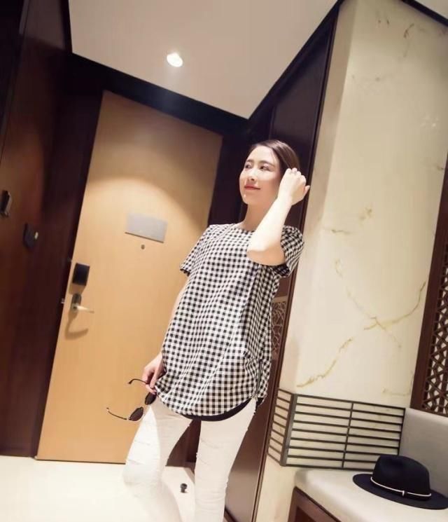  【晓得】女人不管颜值多高，这3类衣服不要穿，很显老！我不说你未必晓得