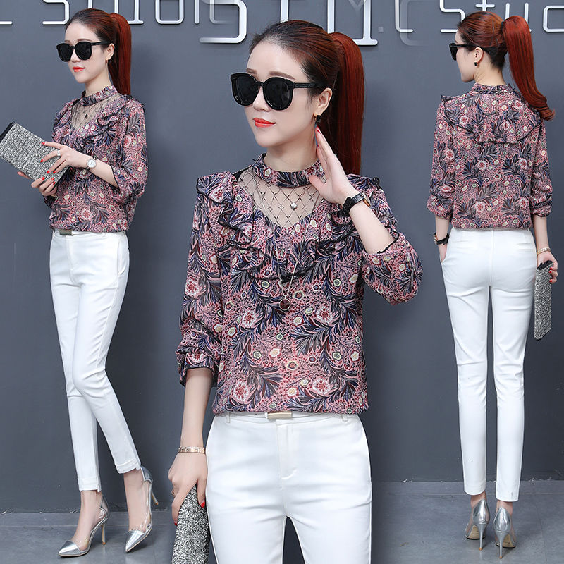 新发现，一种减龄衫:秋上衣，初秋配小脚裤，洋气时髦，简直美翻