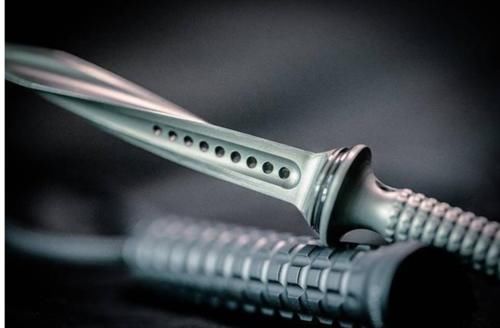  「解放军」大名鼎鼎的三棱军刺，解放军为啥不装备？答案很简单，不是被禁用