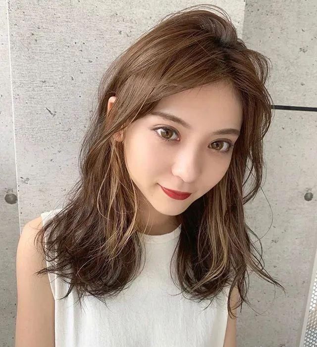  『短发』2020年趋势发型范本！锁骨长发、精灵短发少女感十足