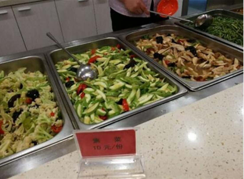 德国和中国的高速公路服务区对比看完才知道什么叫“服务”