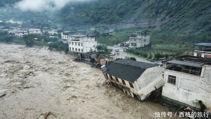 汶川暴雨摧毁房屋冲垮高速！下游却平安无事，那是多亏了都江堰