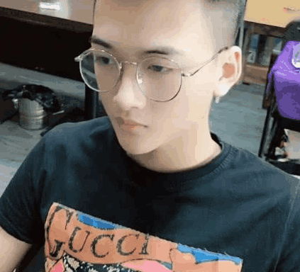 高冷帅哥换了一个发型，气场变得让人无法接近，网友：这是我男神